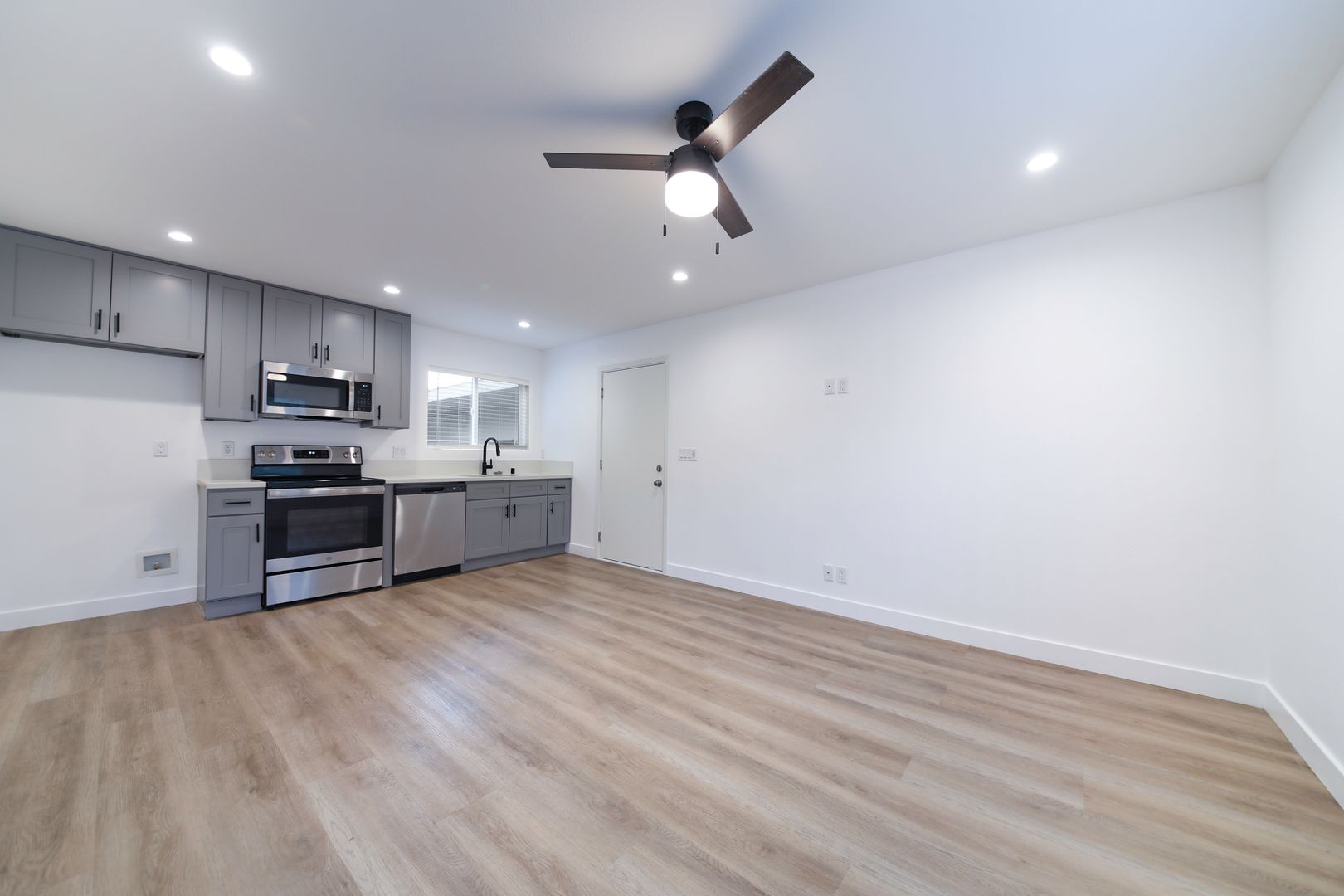 Fullerton Apartment: 1655 West Malvern Avenue