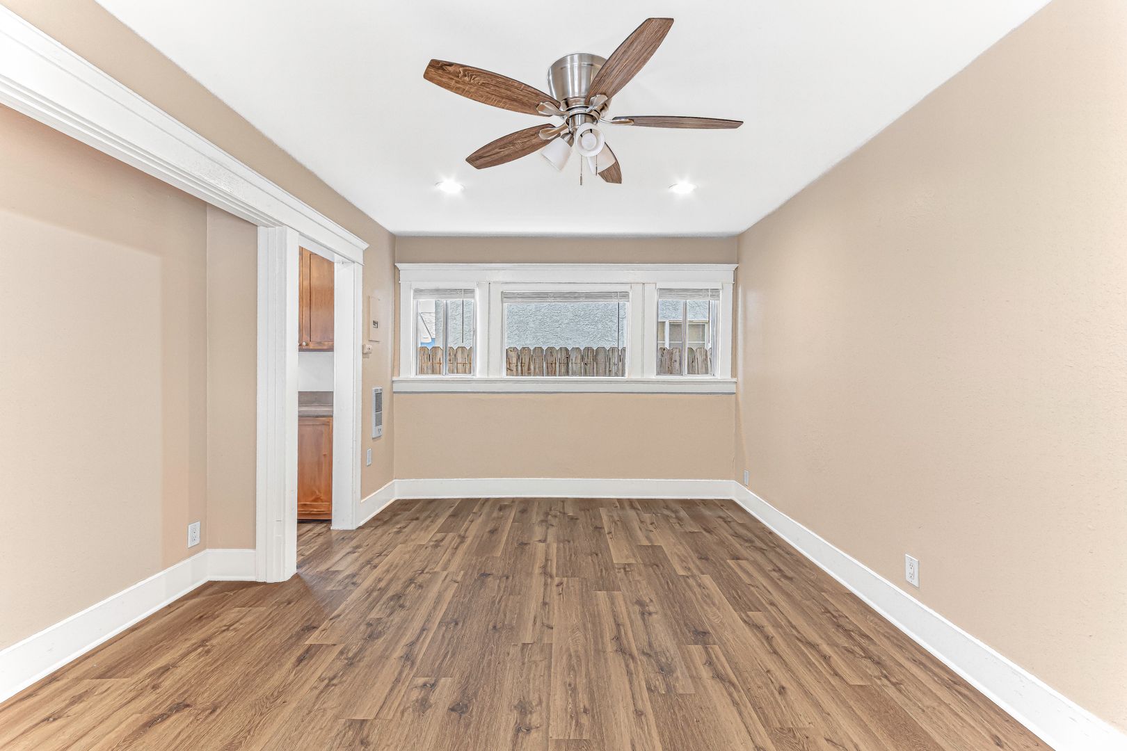 Long Beach Apartment: 1460 Gaviota Avenue