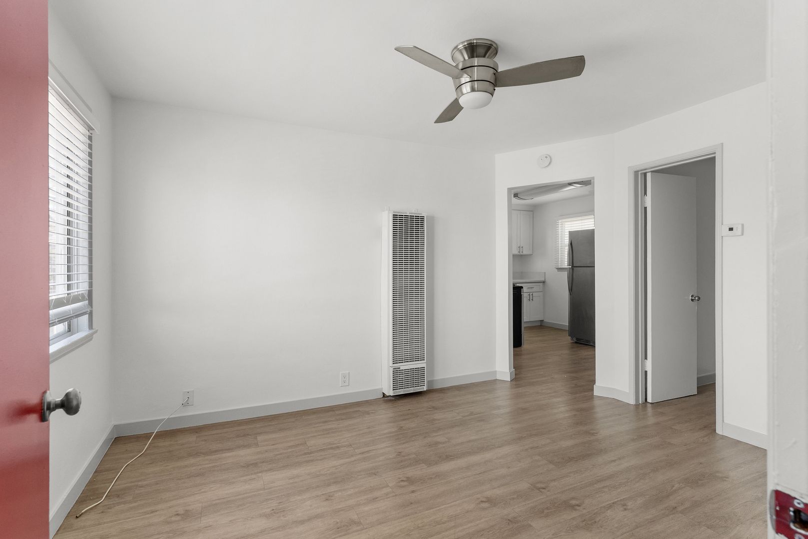 Long Beach Apartment: 727 Olive Ave