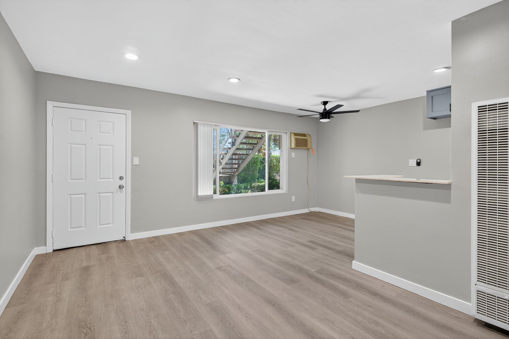 Fullerton Apartment: 2300 East Commonwealth Avenue