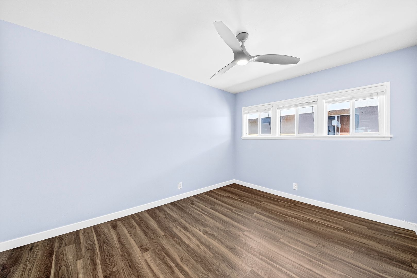 Long Beach Apartment: 4308 E 4th St