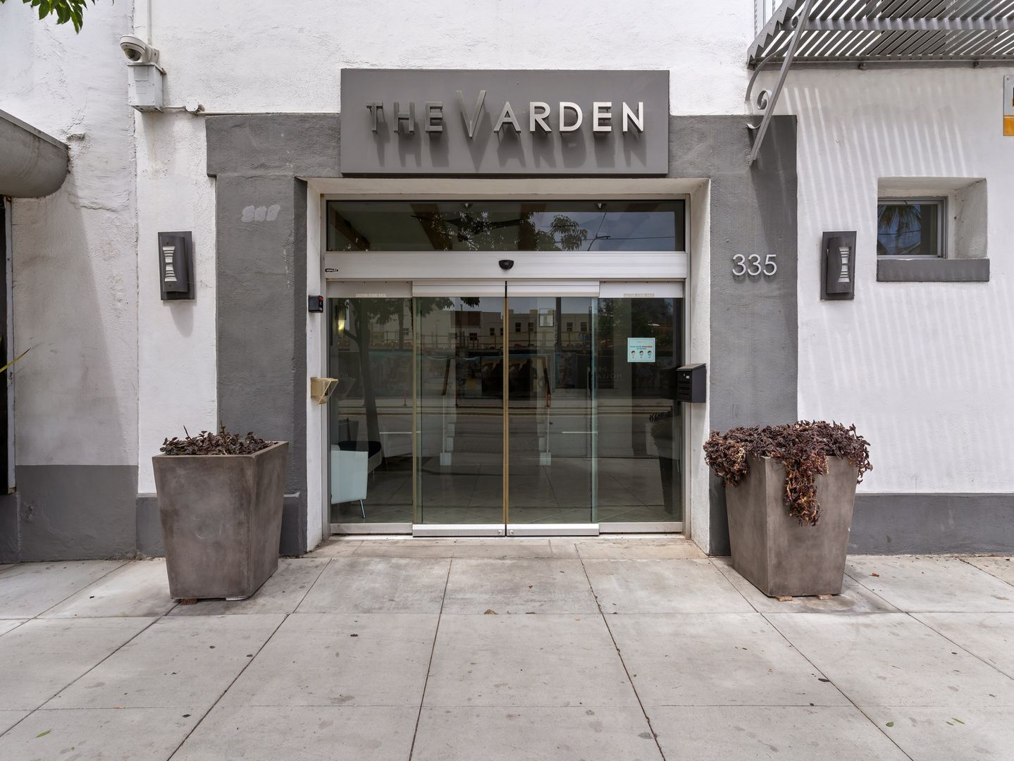 Long Beach Apartment: 335 Pacific Avenue