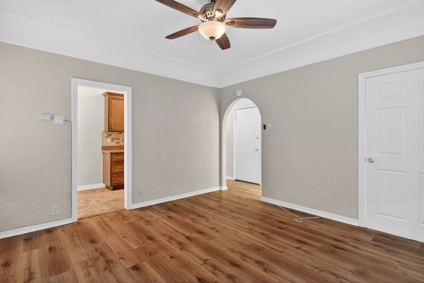 Long Beach Apartment: 1324 Peterson Avenue