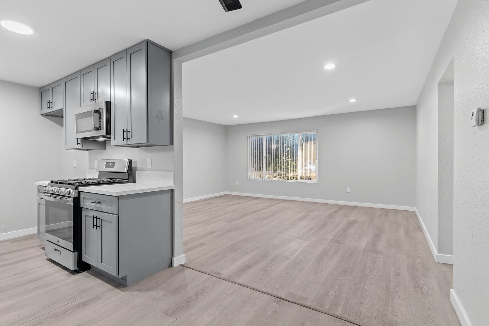 Garden Grove Apartment: 8101 Larson Avenue