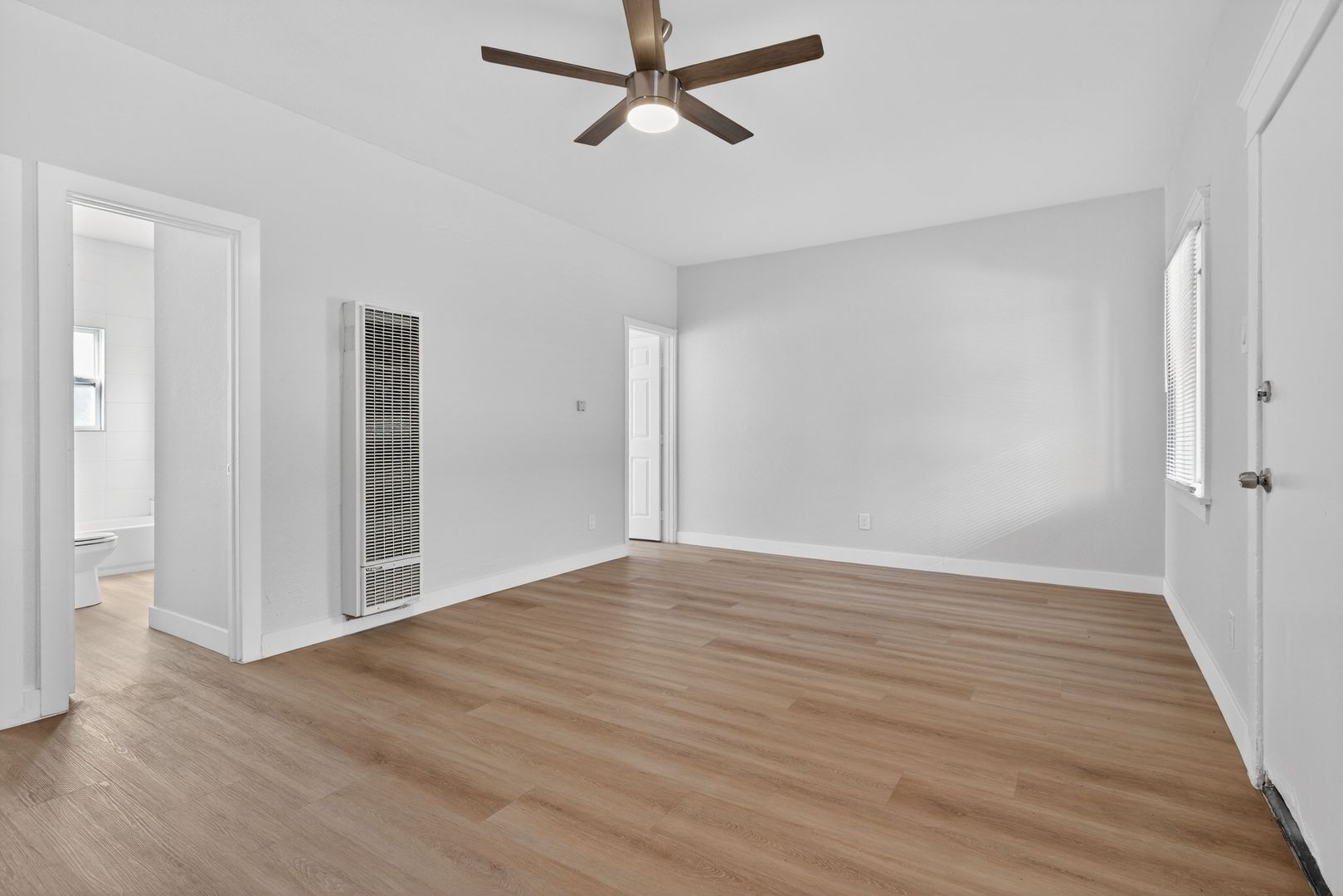 Long Beach Apartment: 915 Cherry Ave