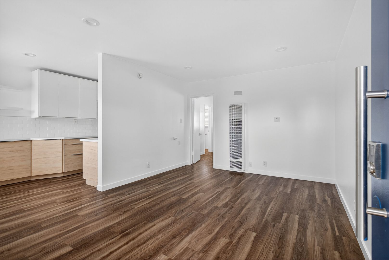 Long Beach Apartment: 4308 E 4th St