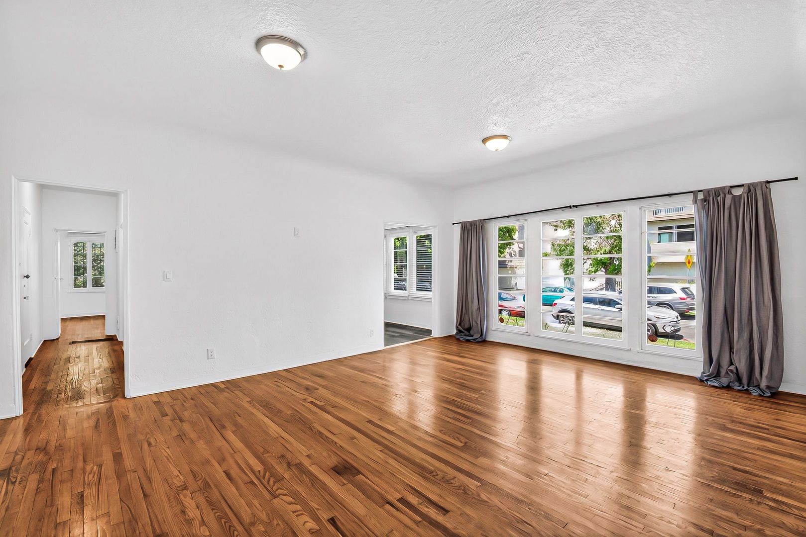 Los Angeles Apartment: 1503 S. Shenandoah St.