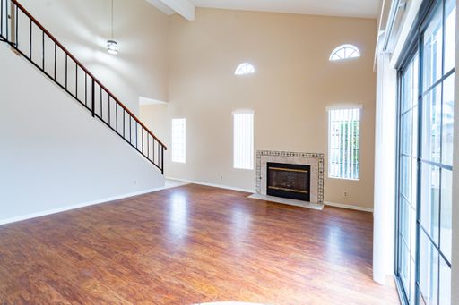 Spacious 3 Bedroom Home with Private Patio and 2 Car Garage in Desirable Huntington Beach – photo 1