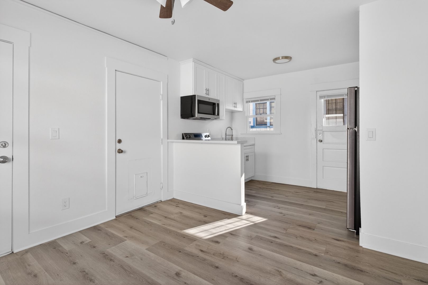 Long Beach Apartment: 525 Chestnut Avenue