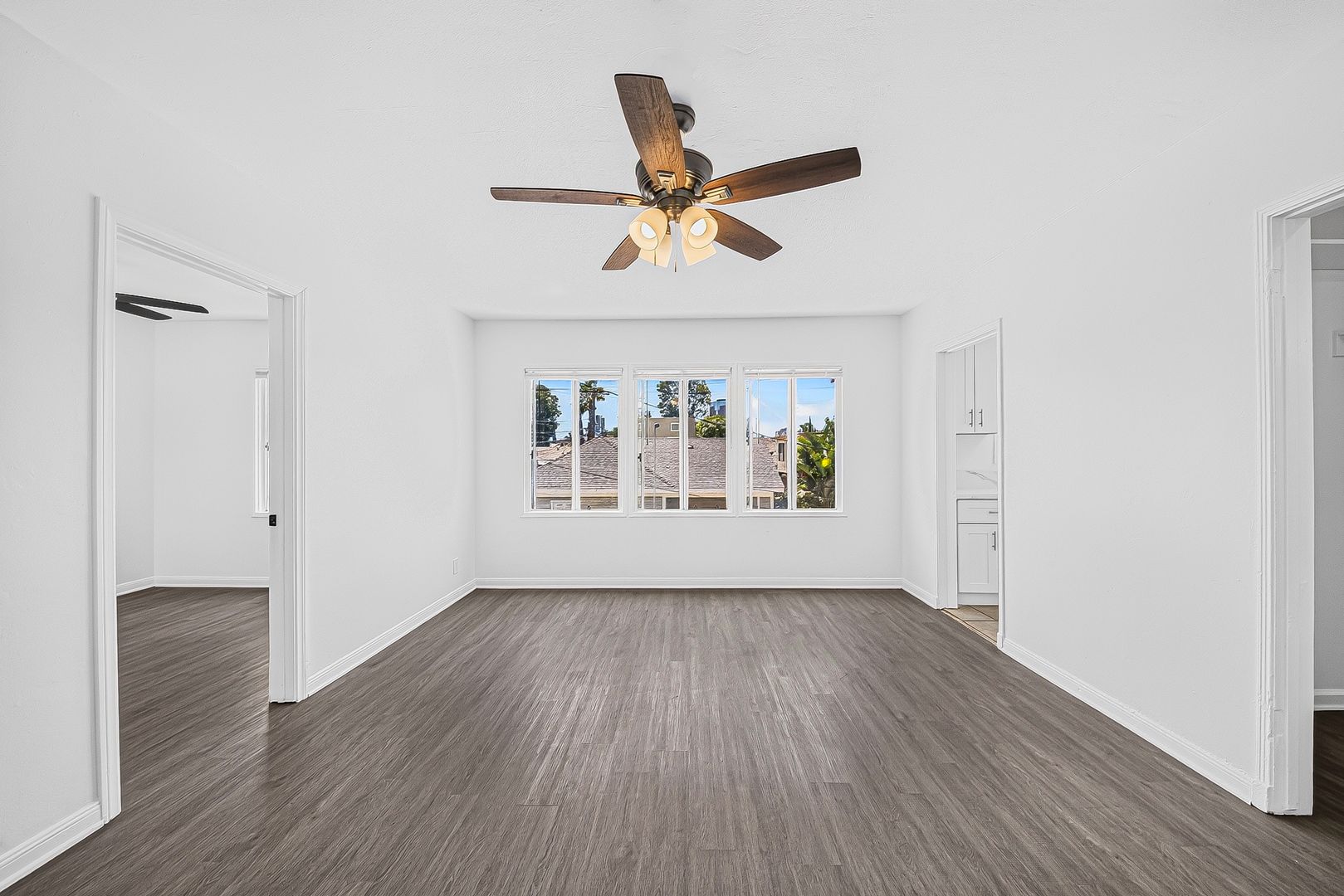 Long Beach Apartment: 530 W 9th St