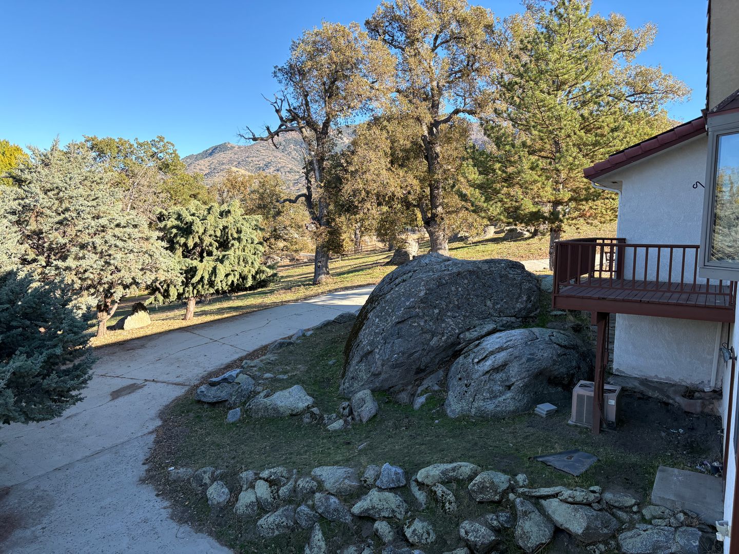 Tehachapi House: 28750 Delaware Drive