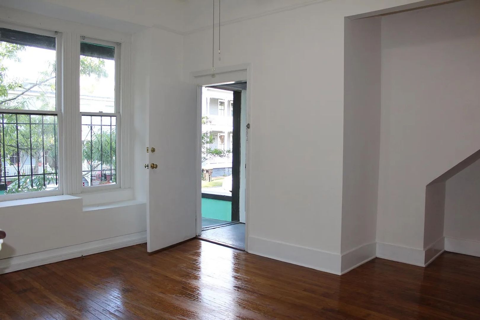 Savannah Apartment: 311 E Duffy St