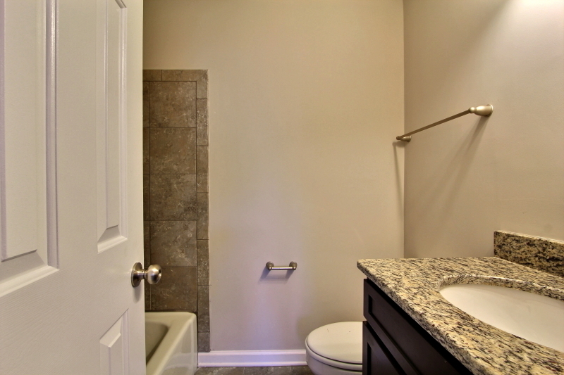 Savannah Apartment: 408 - 419 East Gaston Street