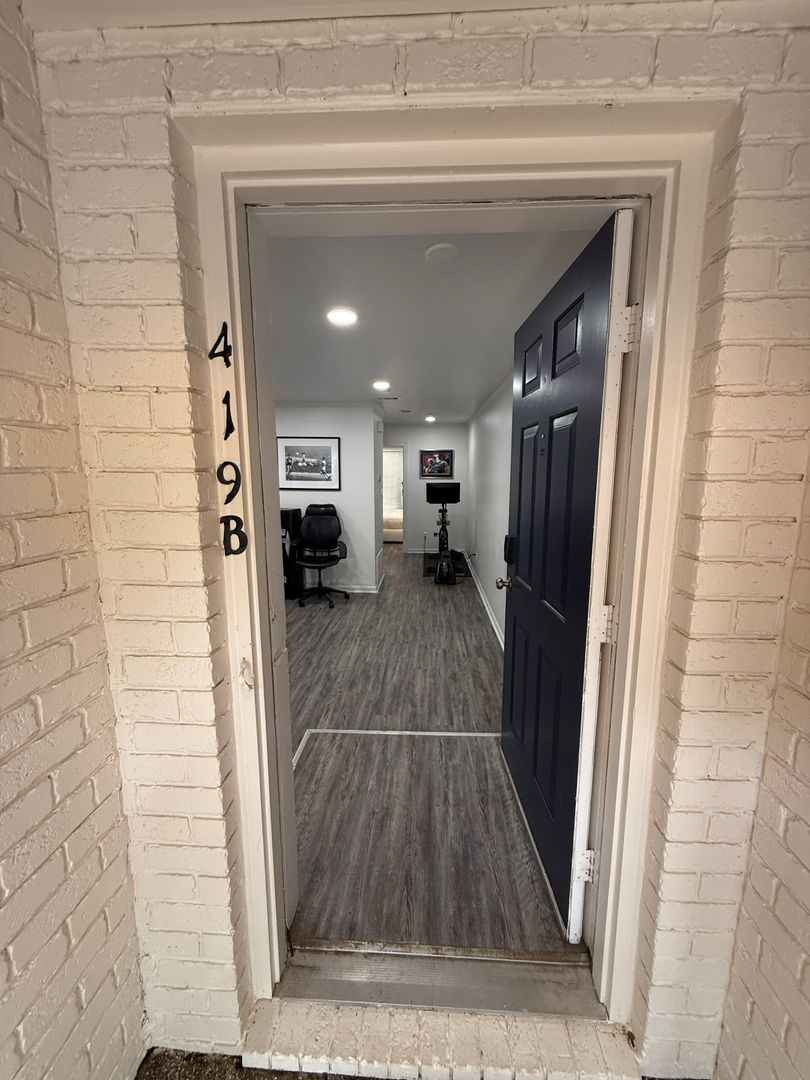 Savannah Apartment: 408 - 419 East Gaston Street