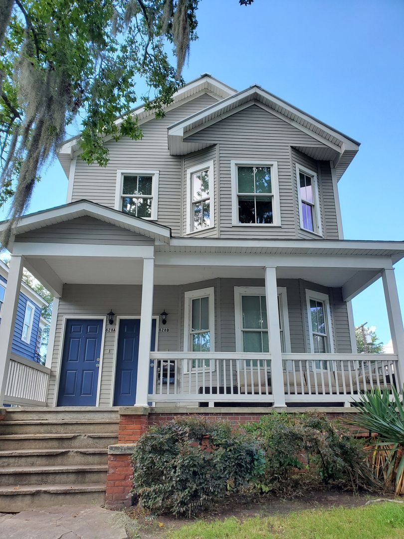 Savannah Apartment: 828 East Park Avenue