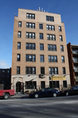 67th & Jeffery - HUGE STUDIO - South Shore. ALL UTILITIES INCLUDED – photo 1