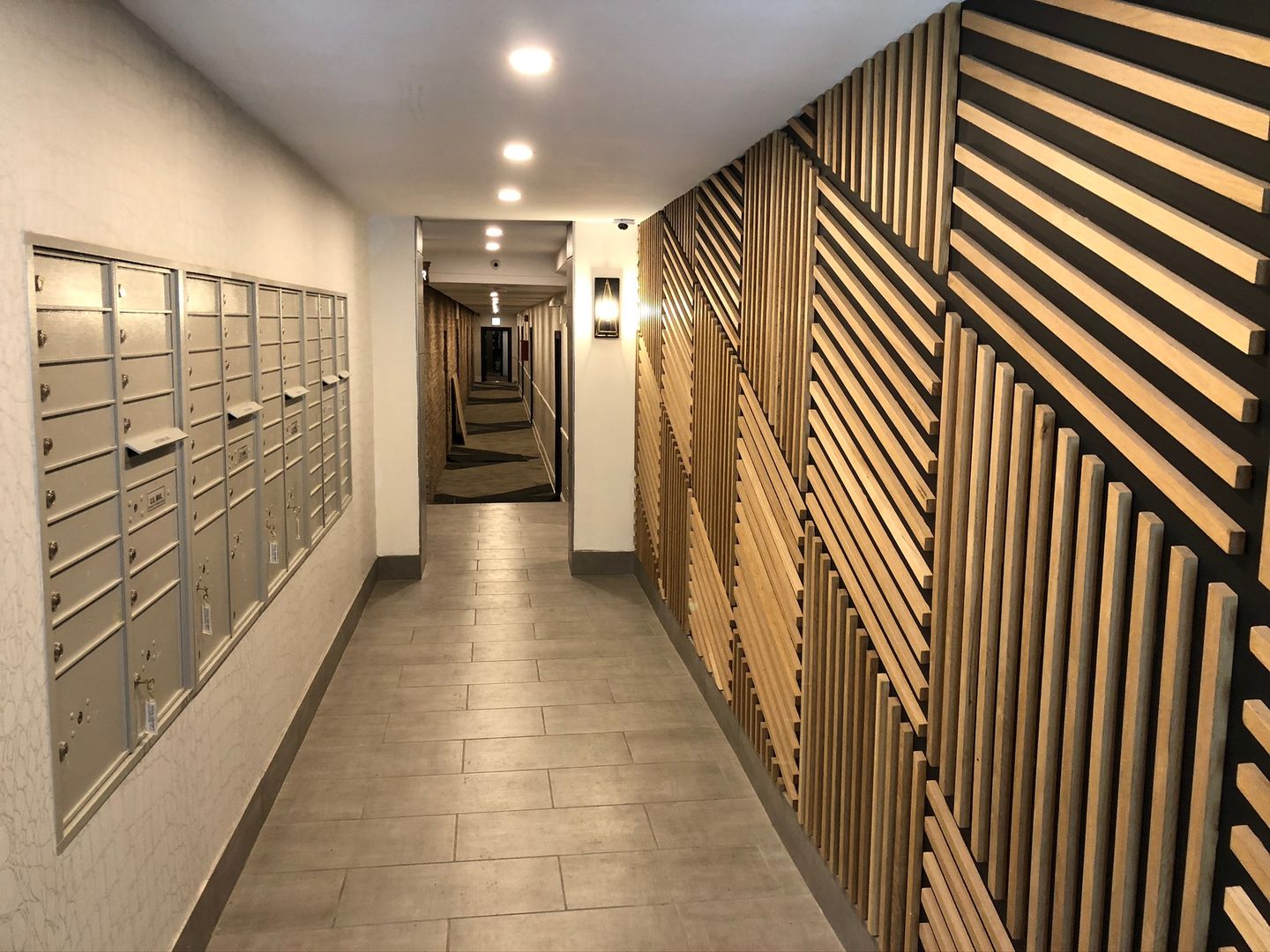 Chicago Apartment: 5424 S. Cornell Ave