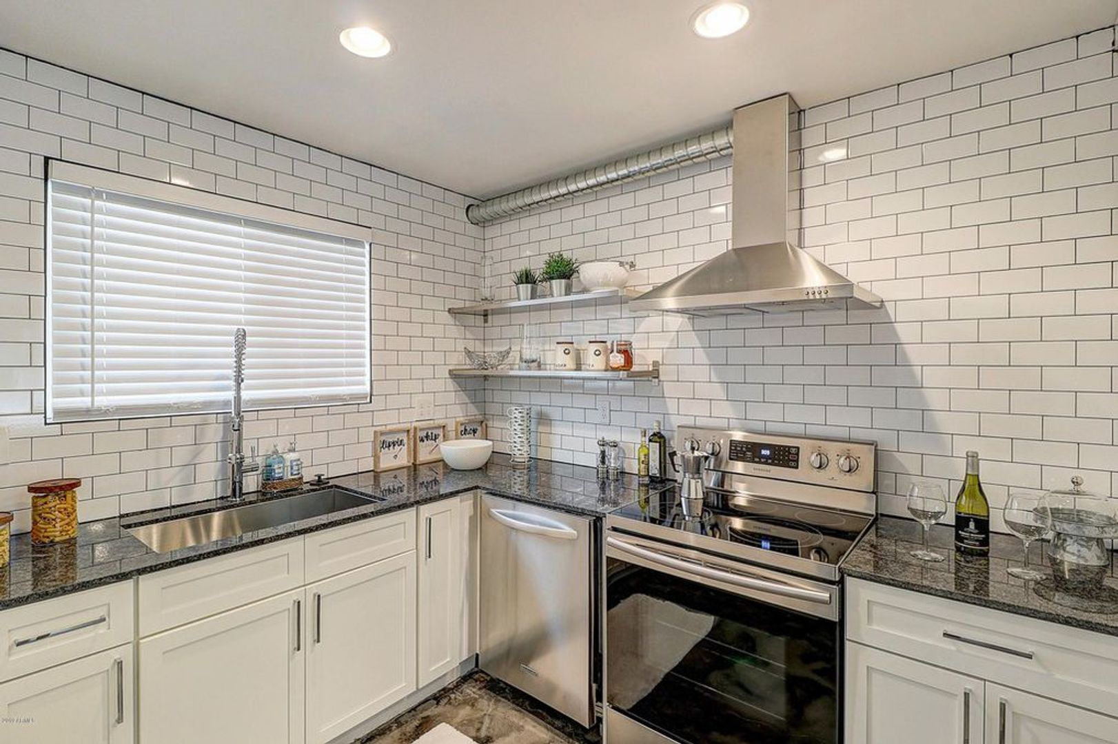 Phoenix Apartment: 1633 W Missouri Ave