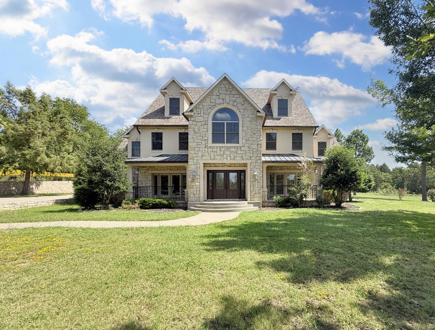 Denison House: 1026 S Farm to Market Rd 131