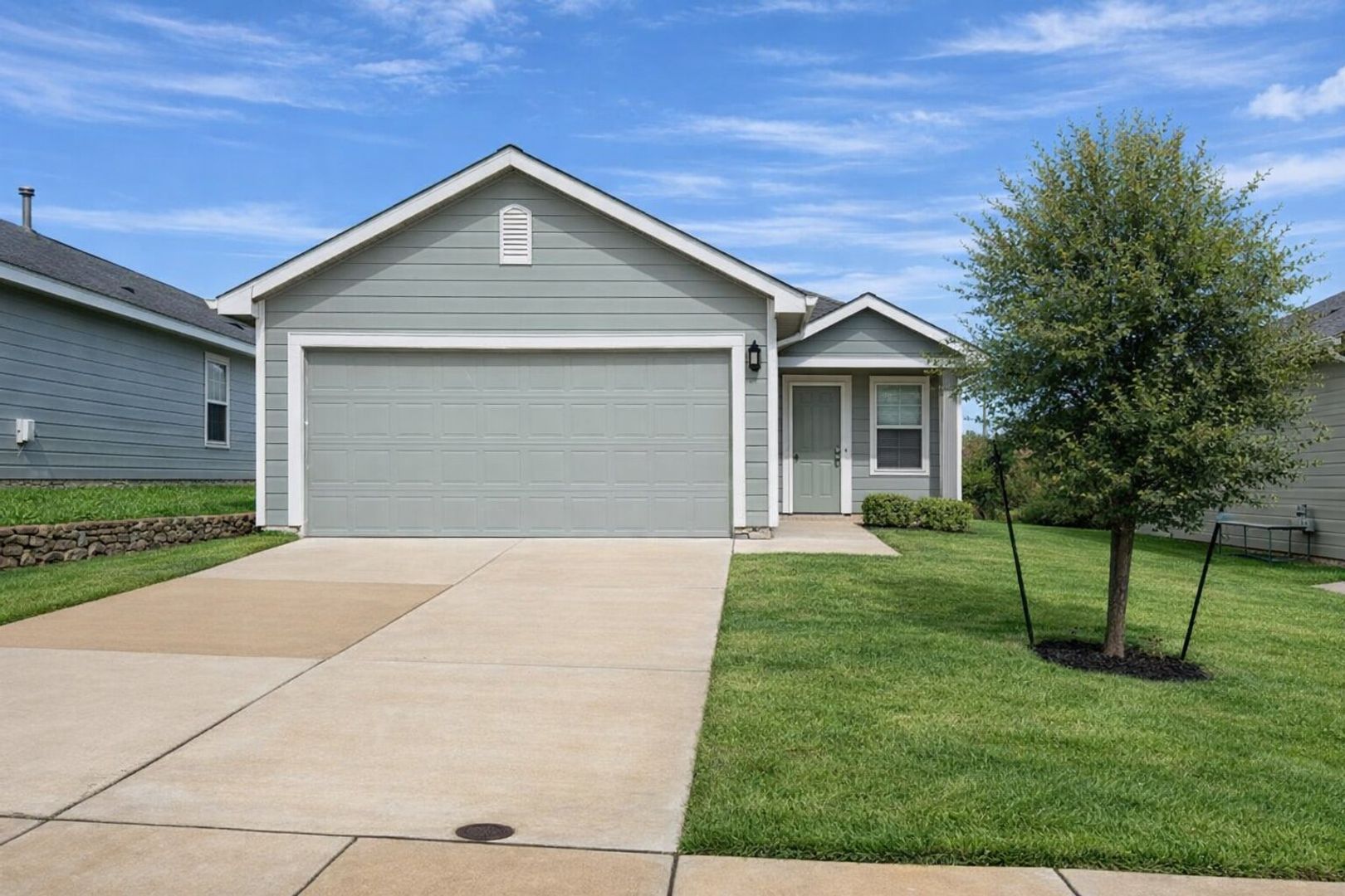 Crandall House: 1816 Barrie Way