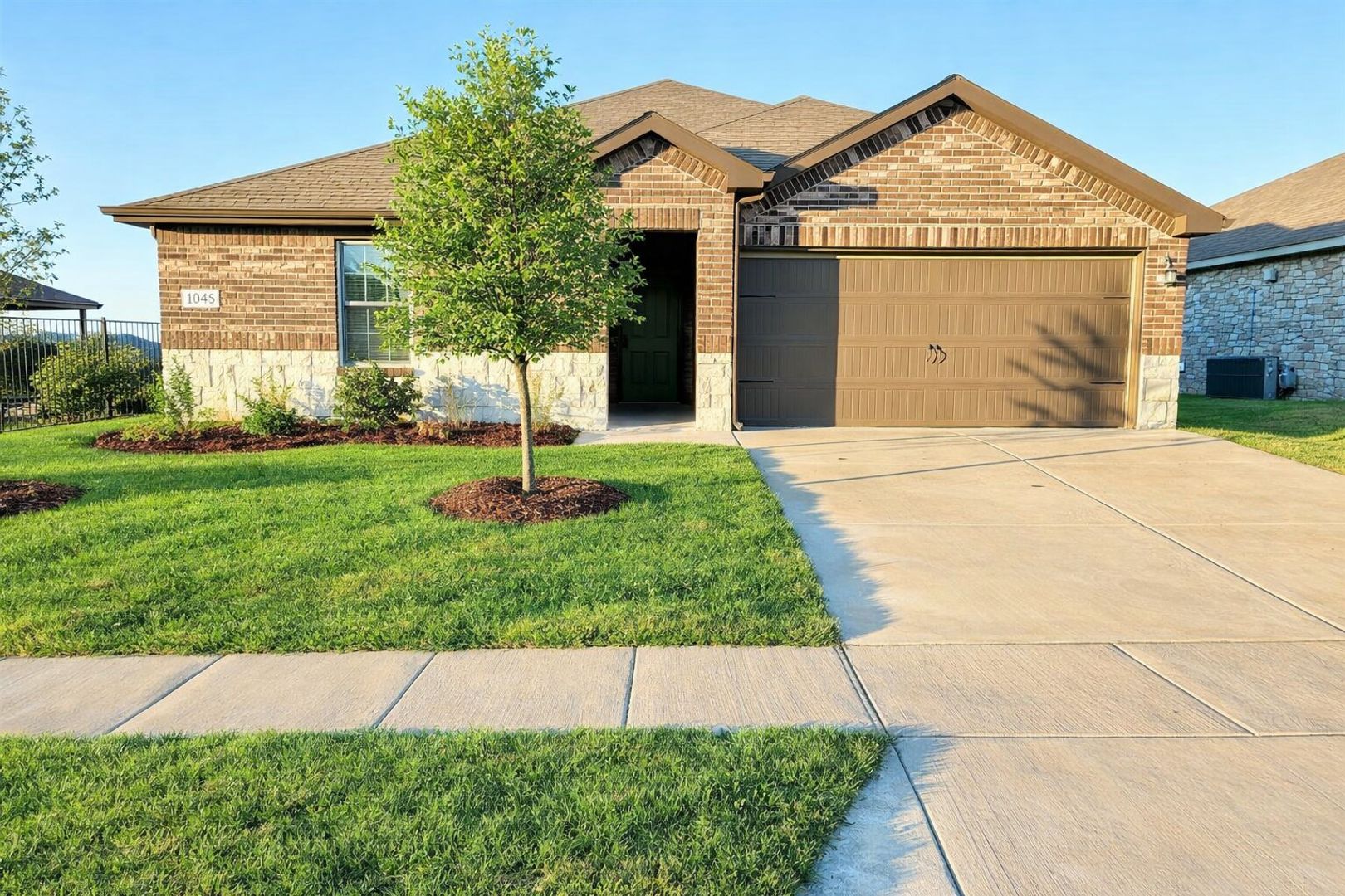 Royse City House: 1125 Silver Maple Lane