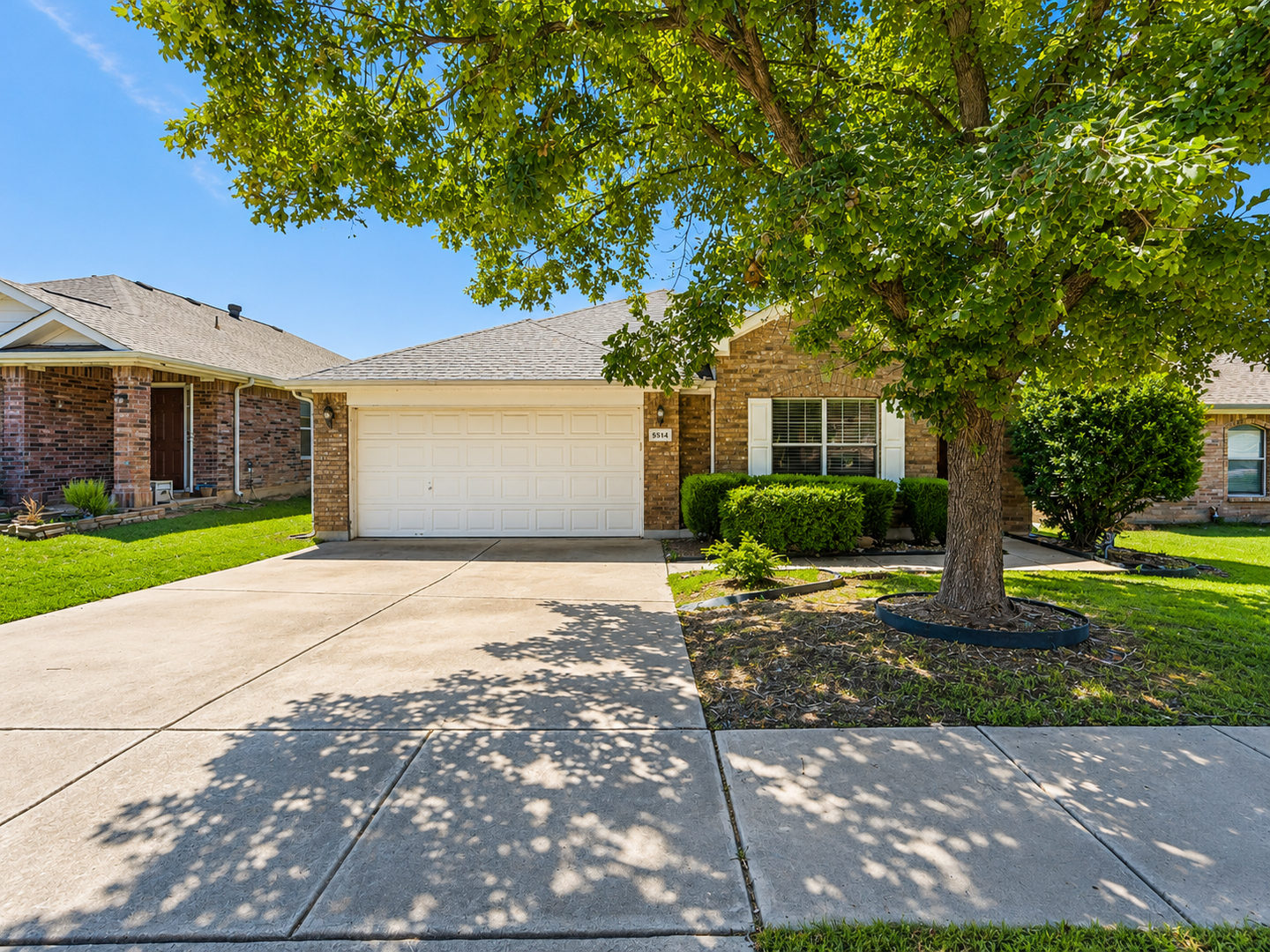Hurst House: 10420 Devin Ln