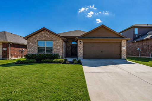 Beautifully Maintained Home in Established Fort Worth Neighborhood! – photo 1
