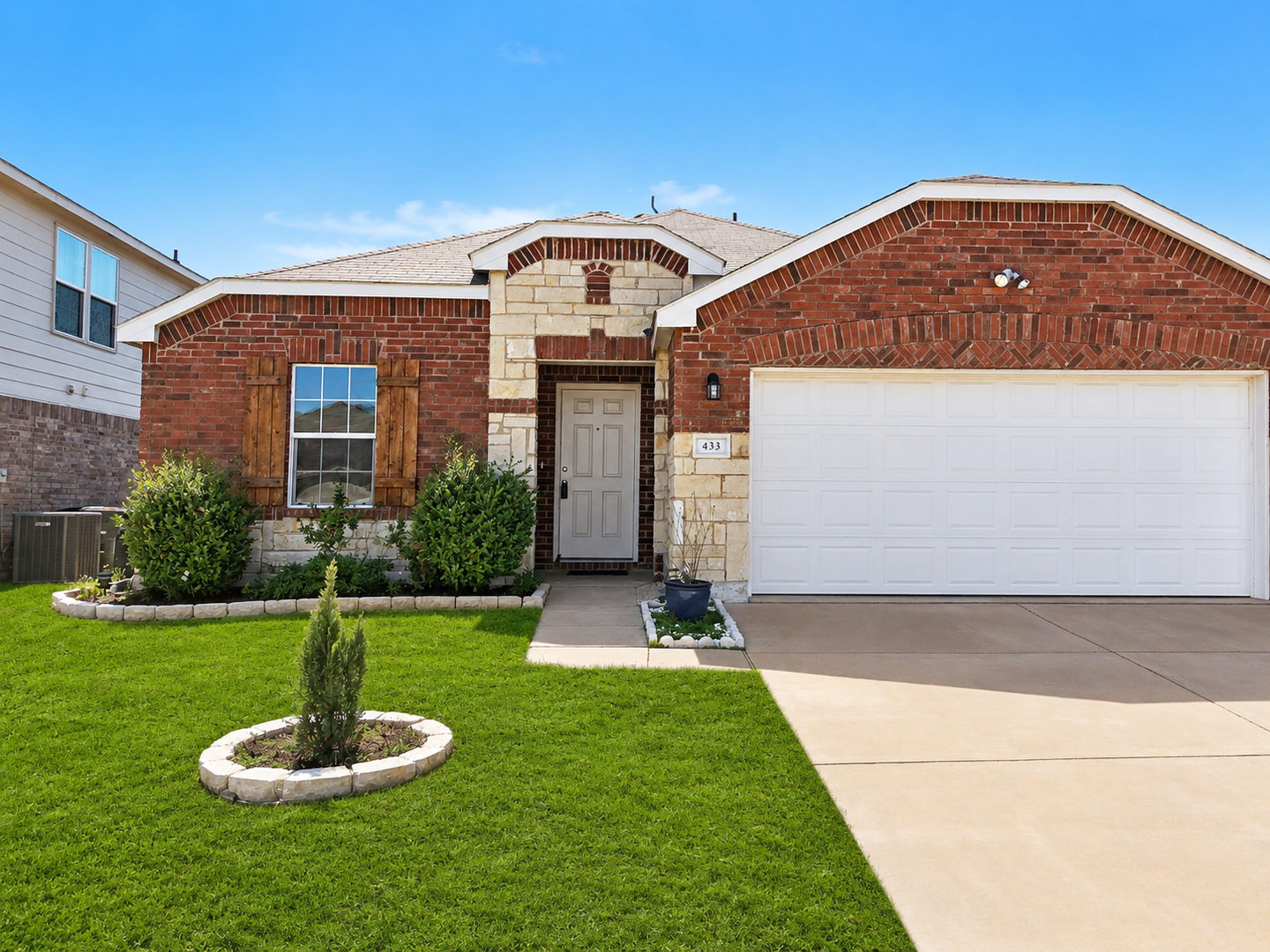 Fort Worth House: 433 Magma Dr