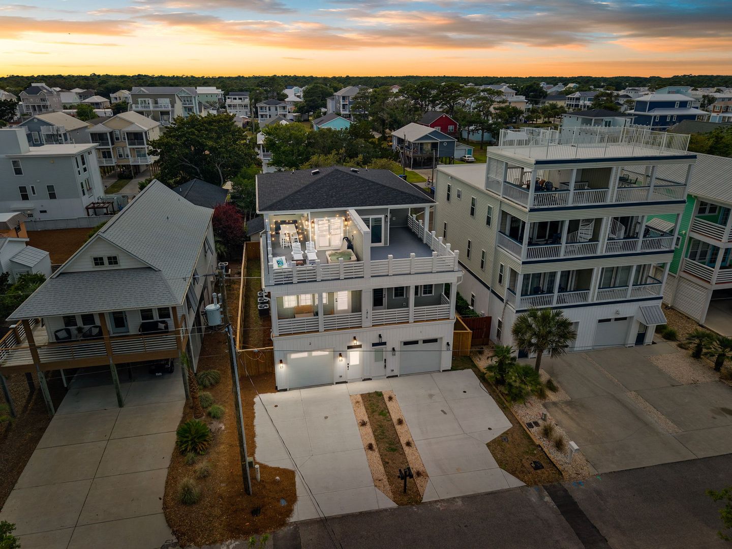 Carolina Beach House: 1416 Snapper Lane