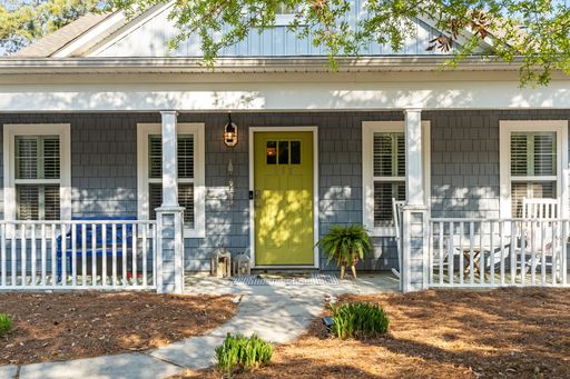 OFF SEASON RENTAL ONLY - ALL UTILITIES INCLUDED