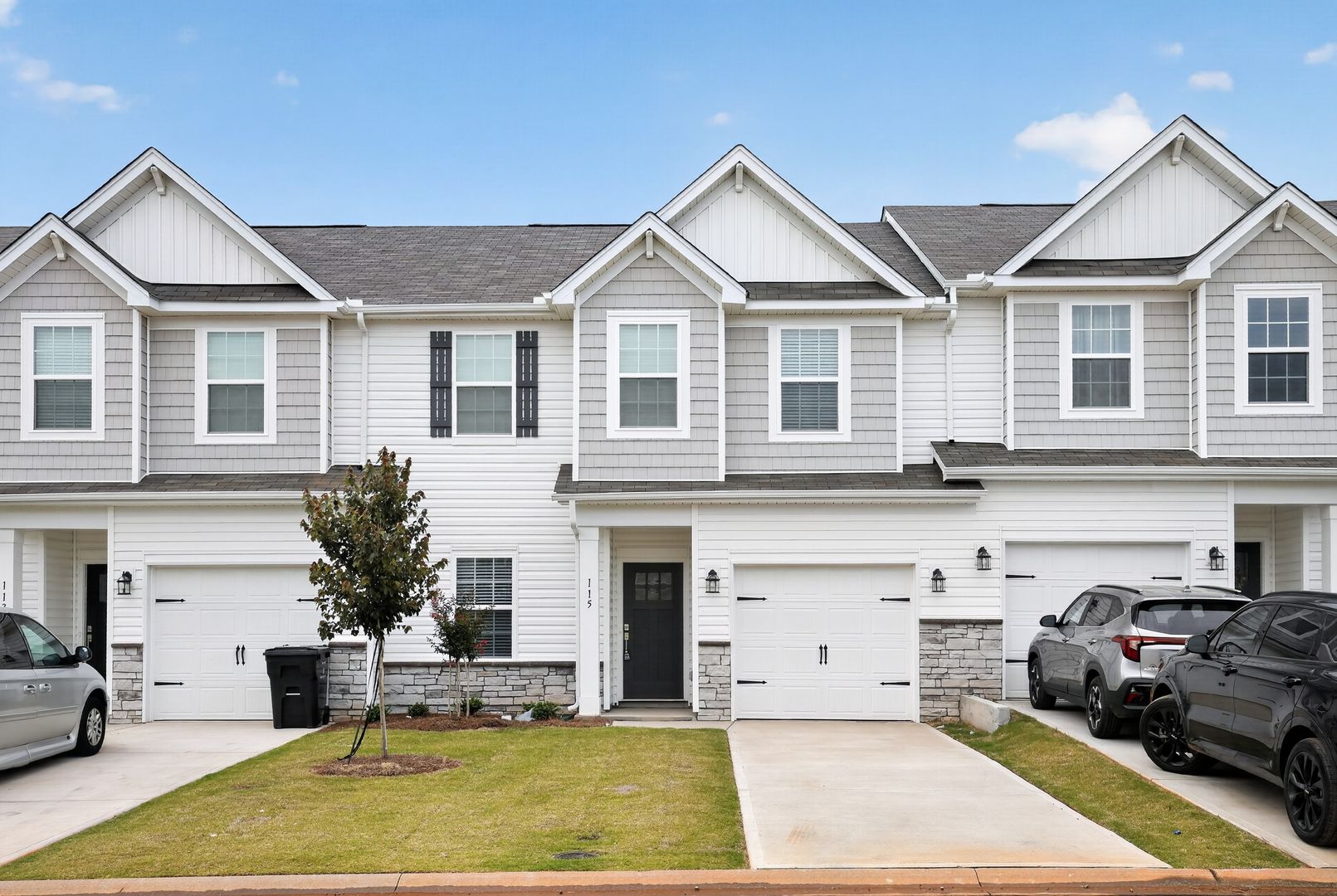 Fountain Inn House: 115 Holly Oak Court