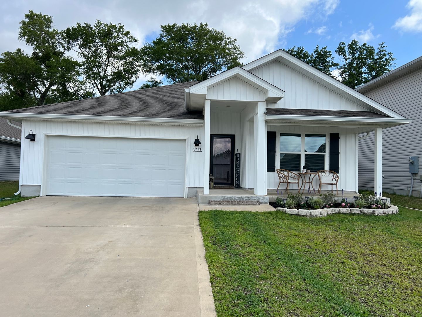 Pace House: 5253 Peach Dr