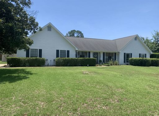 4 bed/3 bath in Gulf Breeze!