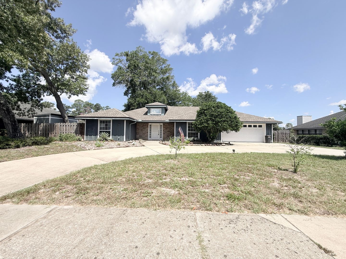 Jacksonville House: 5511 La Moya Ave