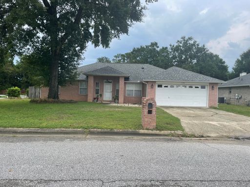 3/2 with spacious backyard! – photo 1