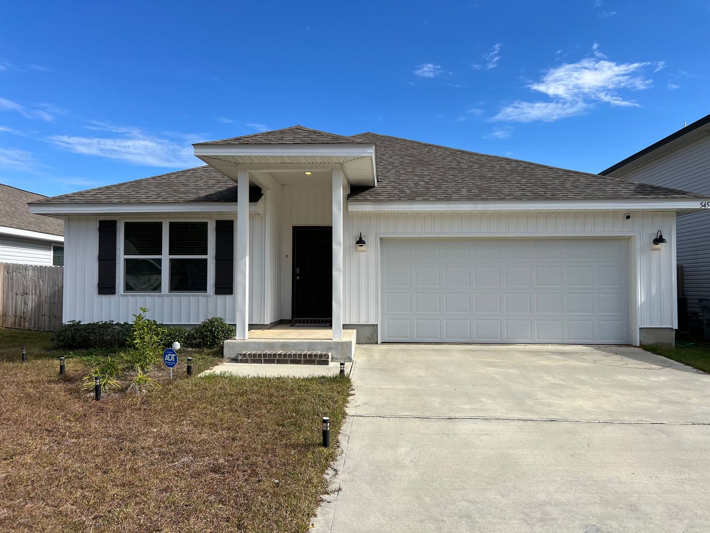 Pace House: 5450 Peach Dr