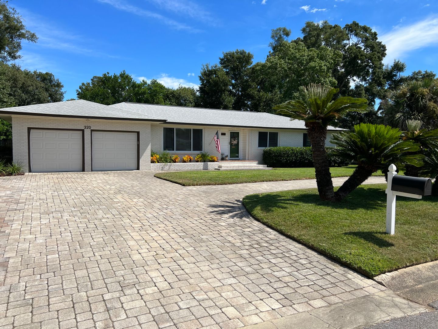 Pensacola House: 320 Gamarra Road