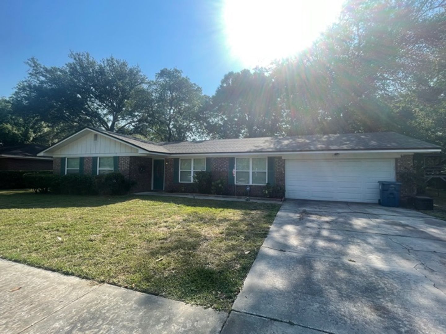 Jacksonville House: 3983 Post Oak Rd N