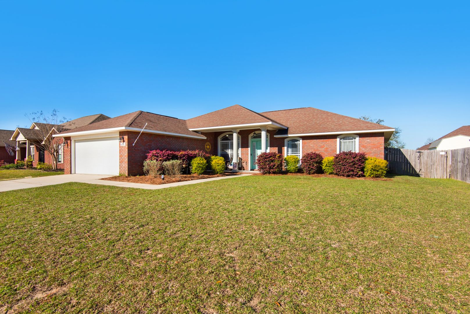 Splash in with a 4/2 pool home in Holly-Cliff Estates!