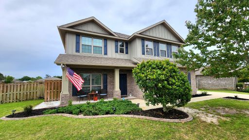 Stunning 4 Bed/3.5 Bath Home in a Peaceful Friendly Neighborhood in Gulf Breeze!