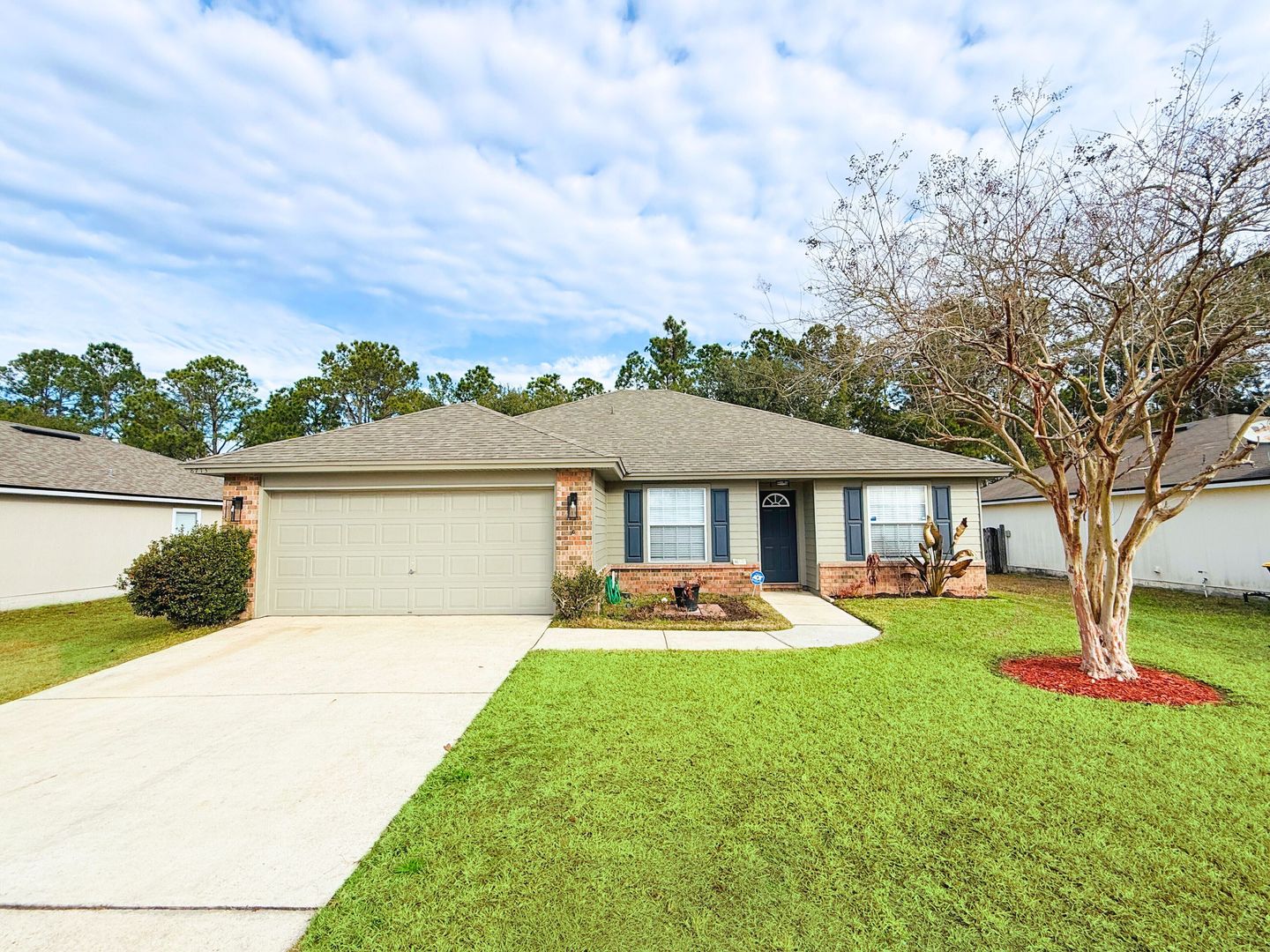 Jacksonville House: 8713 Star Leaf Rd. N.