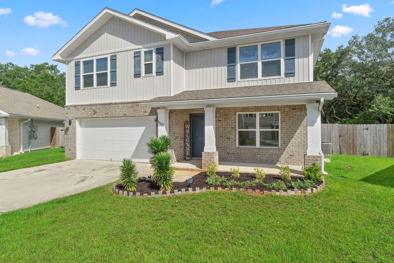 Pensacola House: 10609 Queens Gate Cir