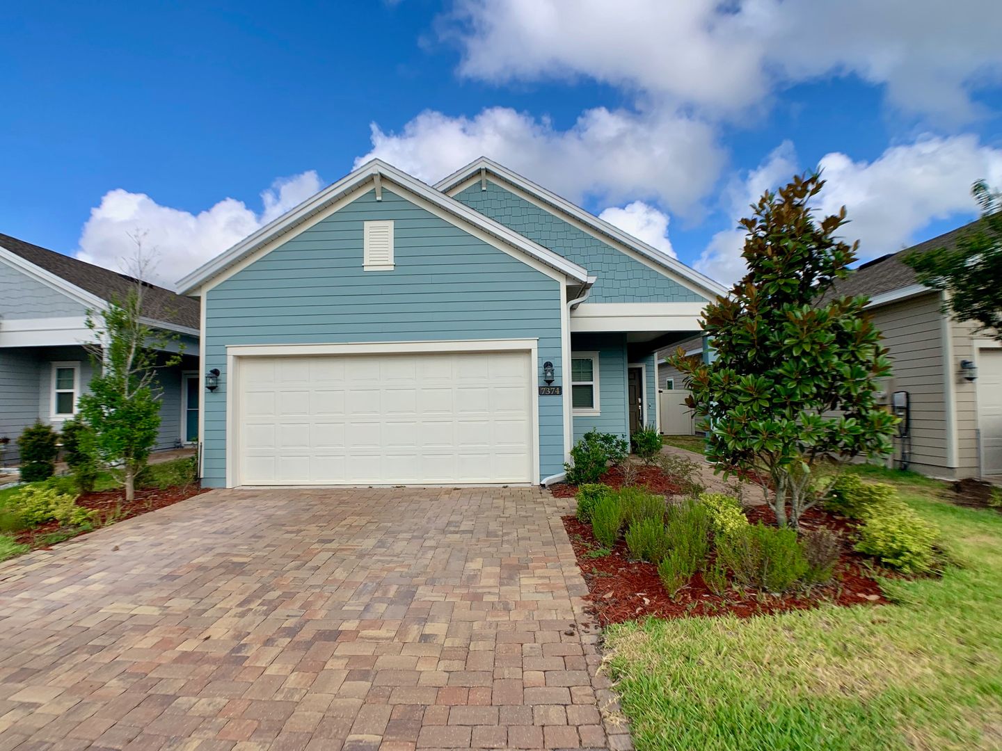 Jacksonville House: 7374 Hilladale Creek Ln