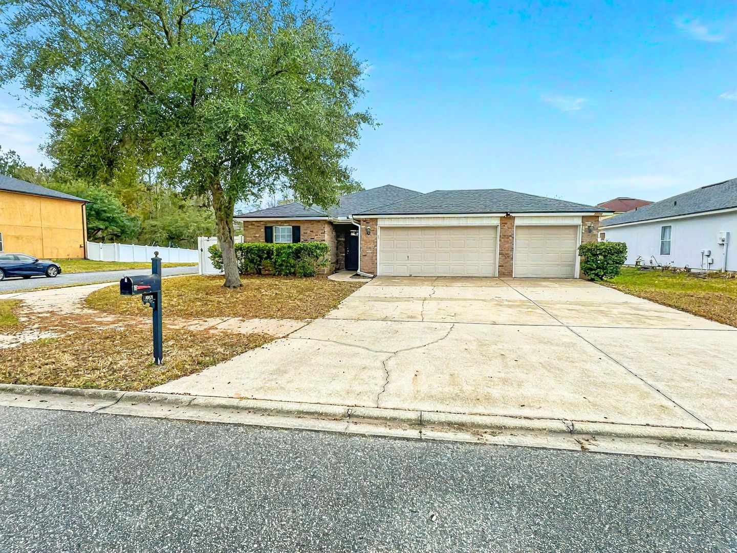 Jacksonville House: 1960 McGirts Point Blvd