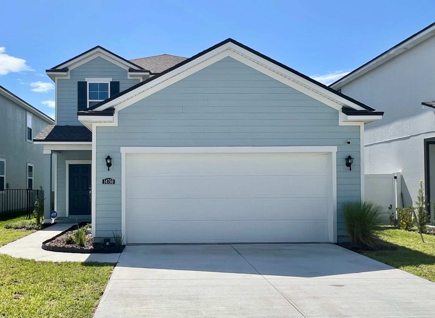 Jacksonville House: 14750 Cashew Ave