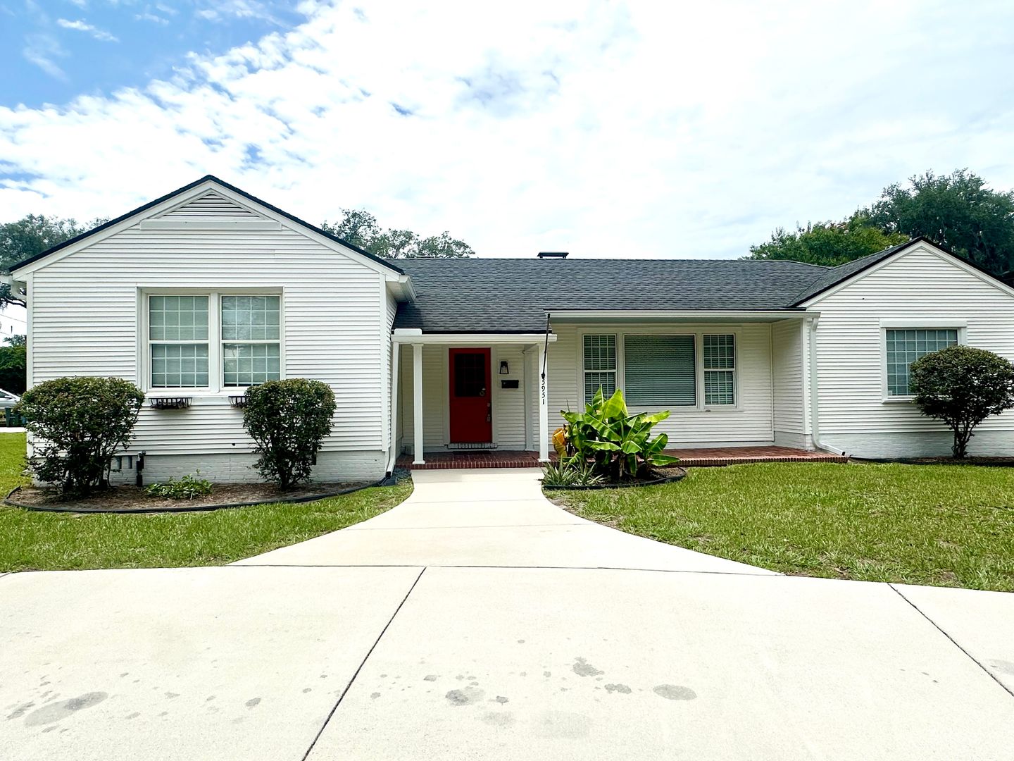 Jacksonville House: 5951 Clifton Ave