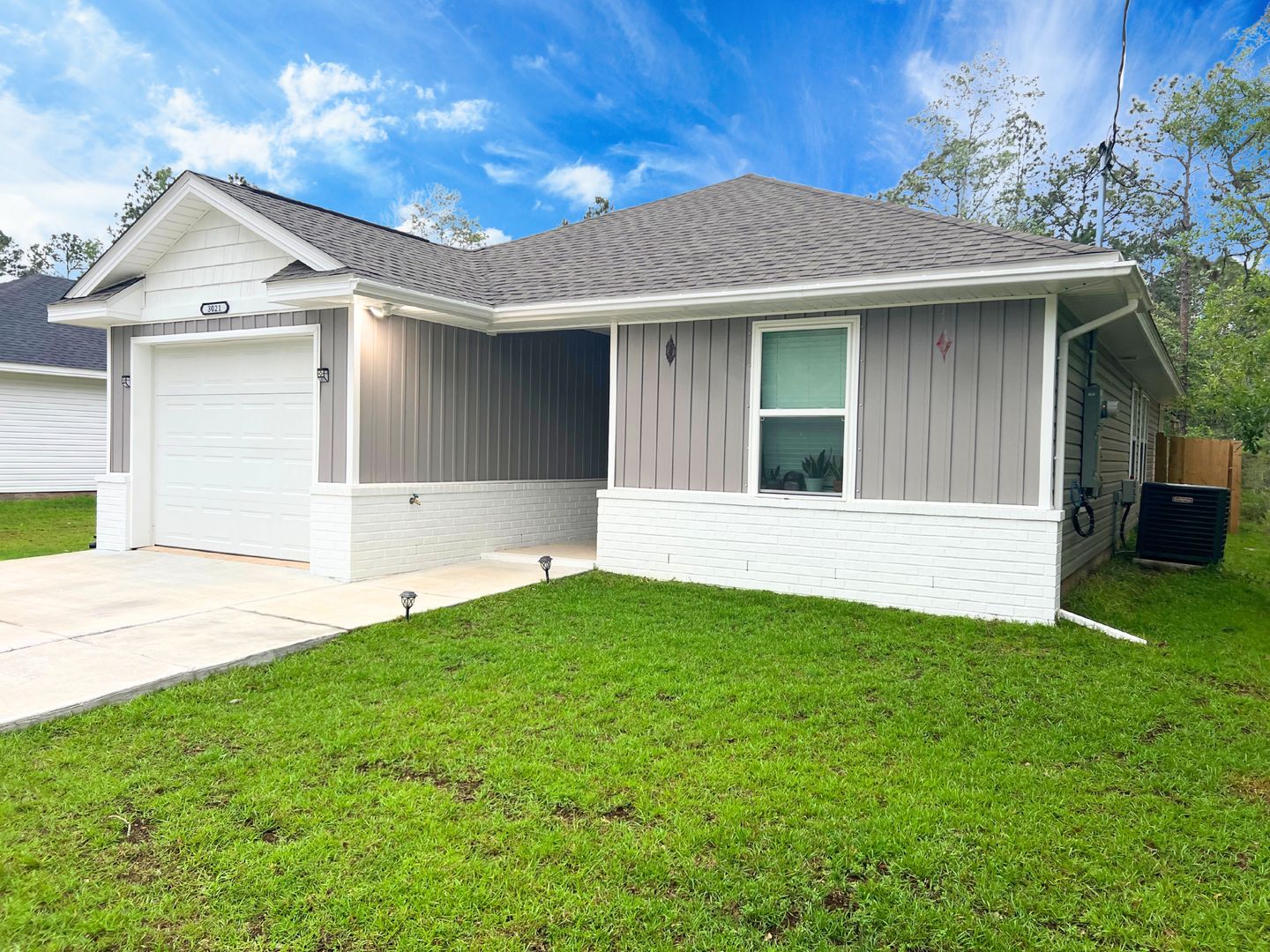 Milton House: 3021 N 36th Ave