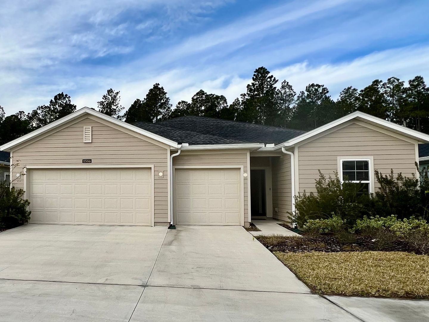 Jacksonville House: 1586 Lachlan Cr.