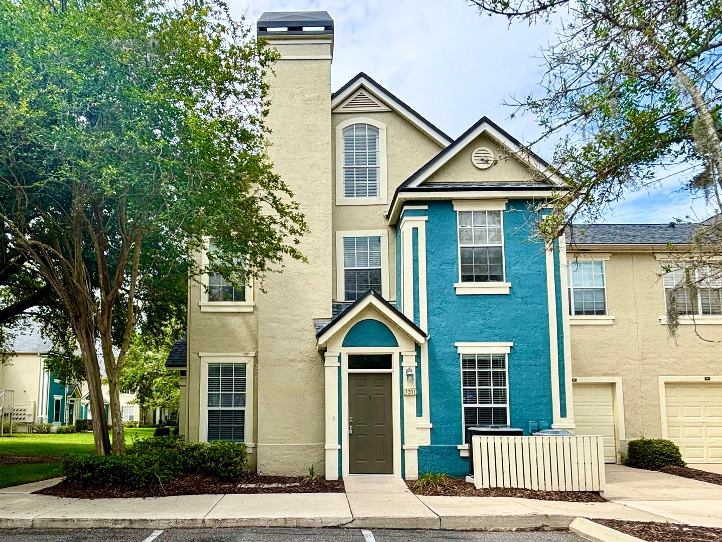 Jacksonville House: 13703 Richmond Park Dr. N