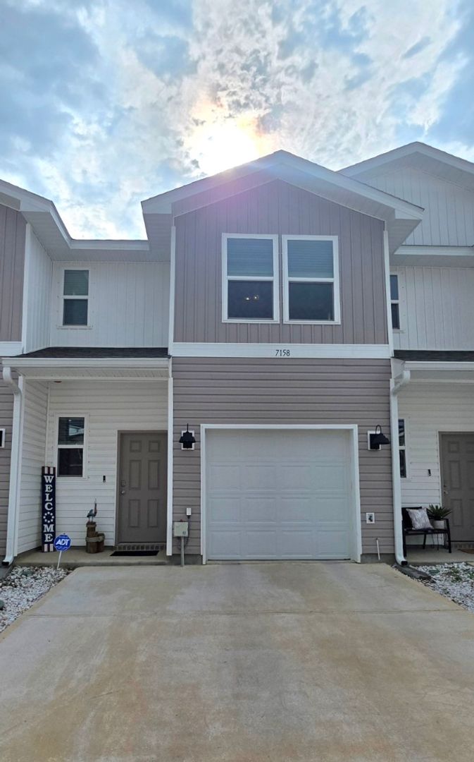 Pensacola House: 7158 Village Lane